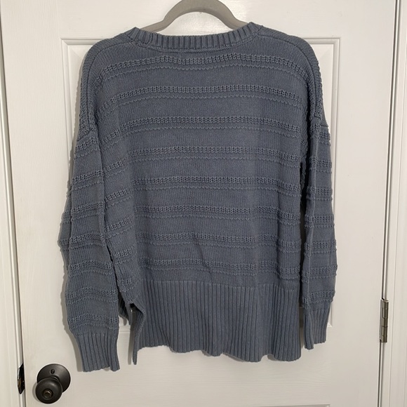 Large Blue Woven Pattern Sweater - Picture 4 of 5